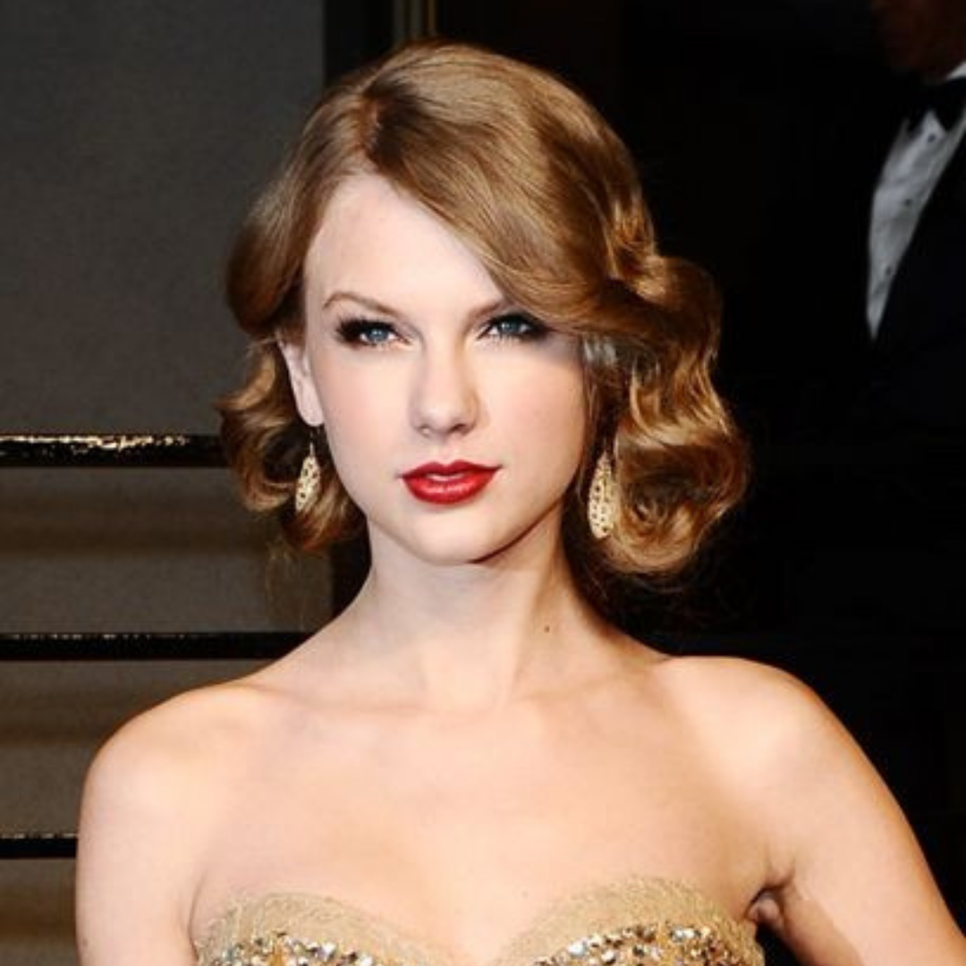 Taylor Swift кудри