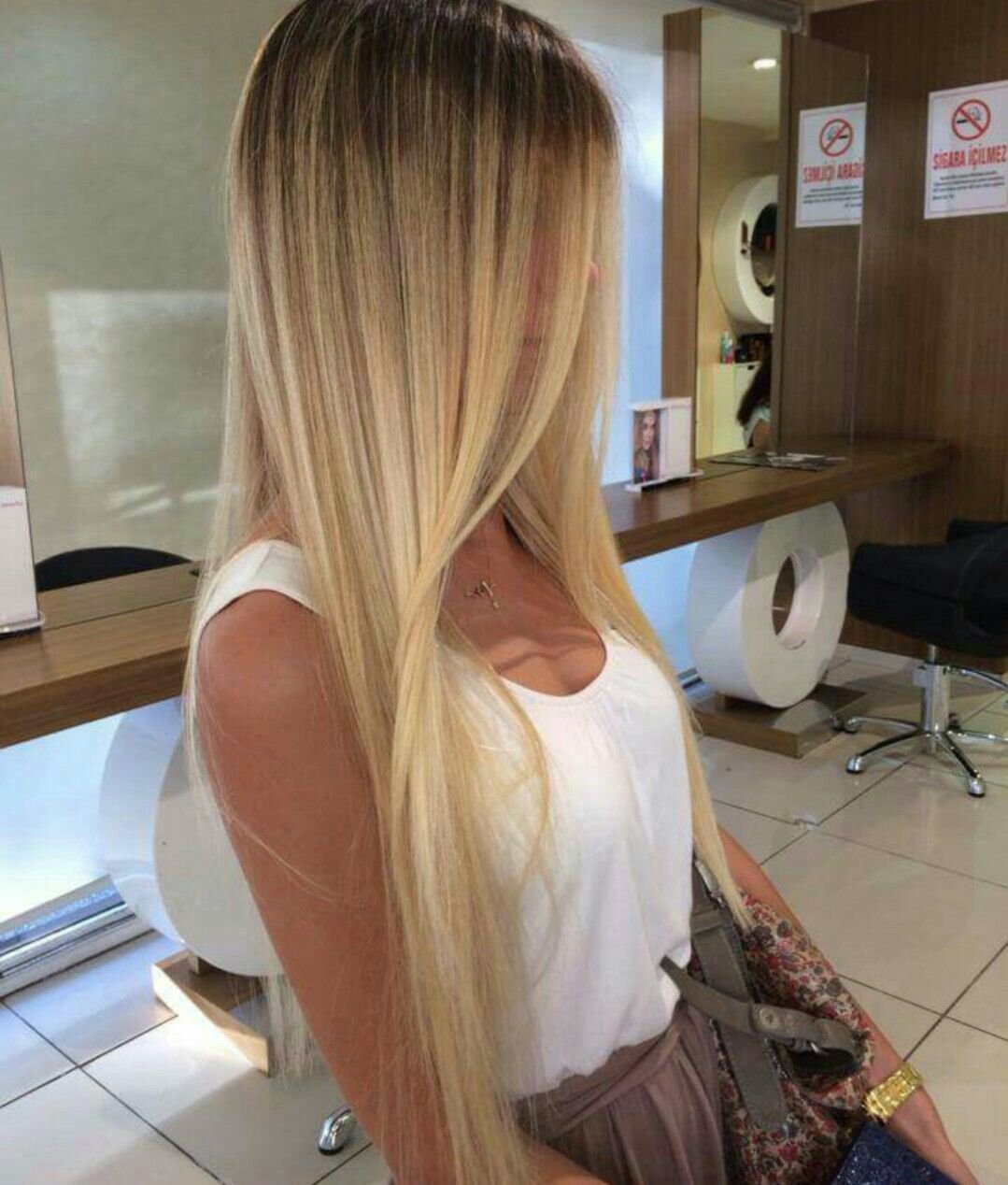 Наращенные светлоые волосы