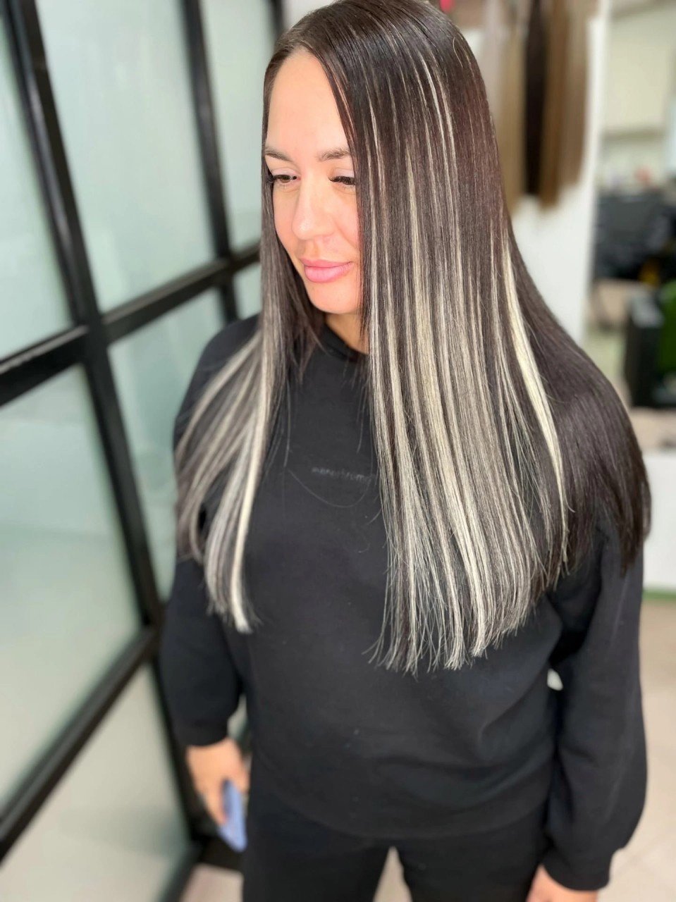 Наращивание белых прядей на русые волосы