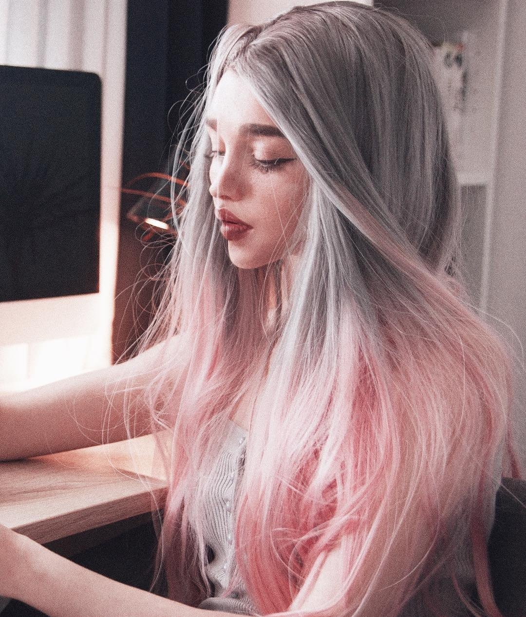 Пепельно розовые волосы