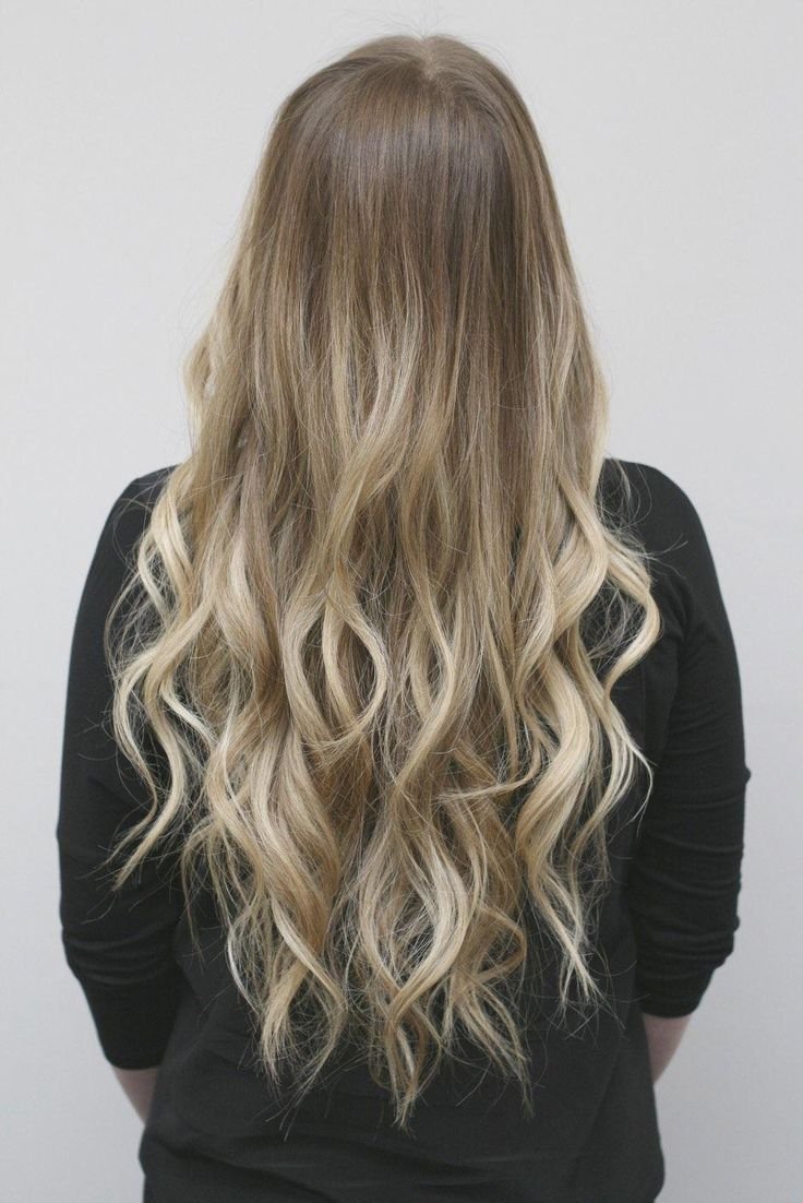 Белые концы на русых волосах