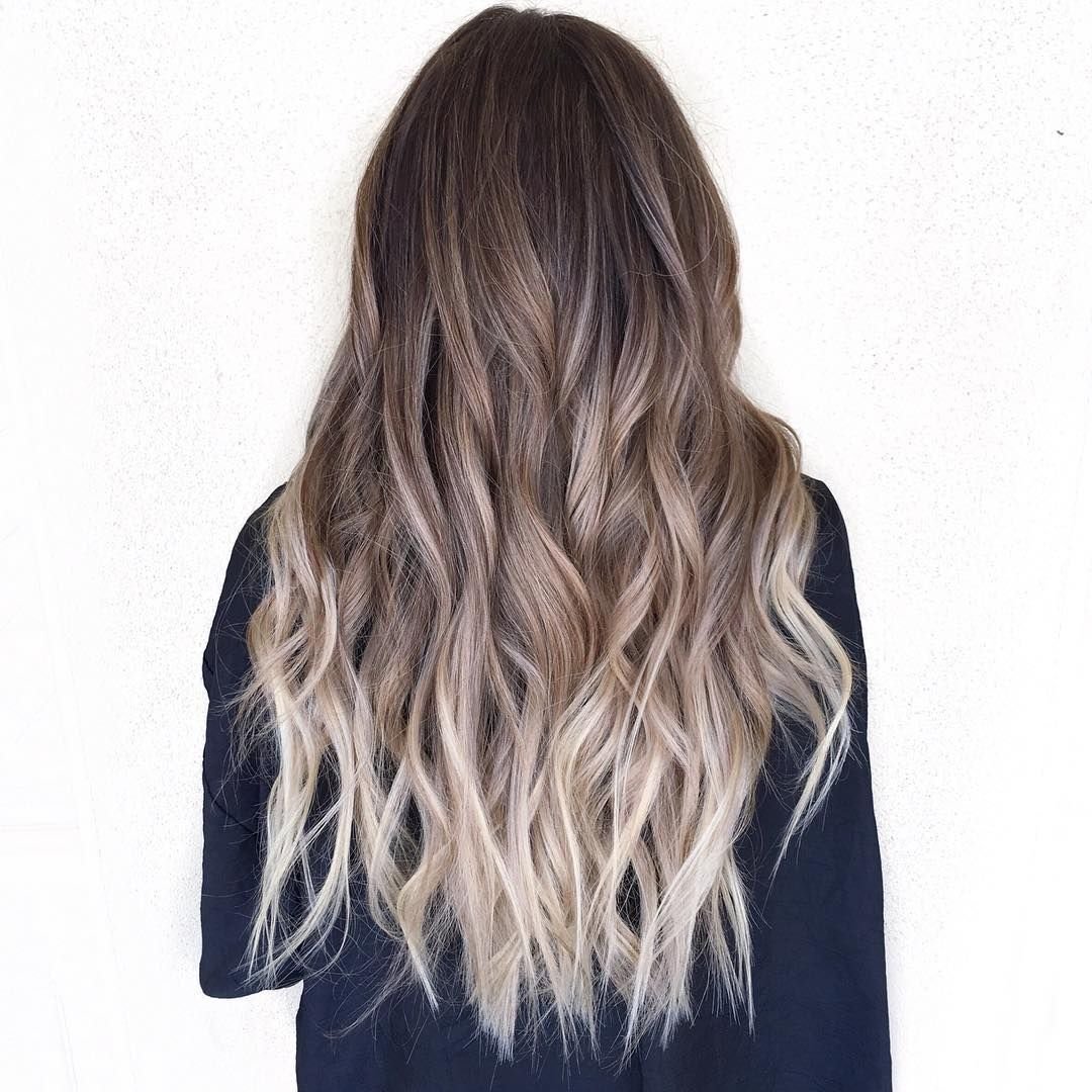 Белые кончики на темных волосах