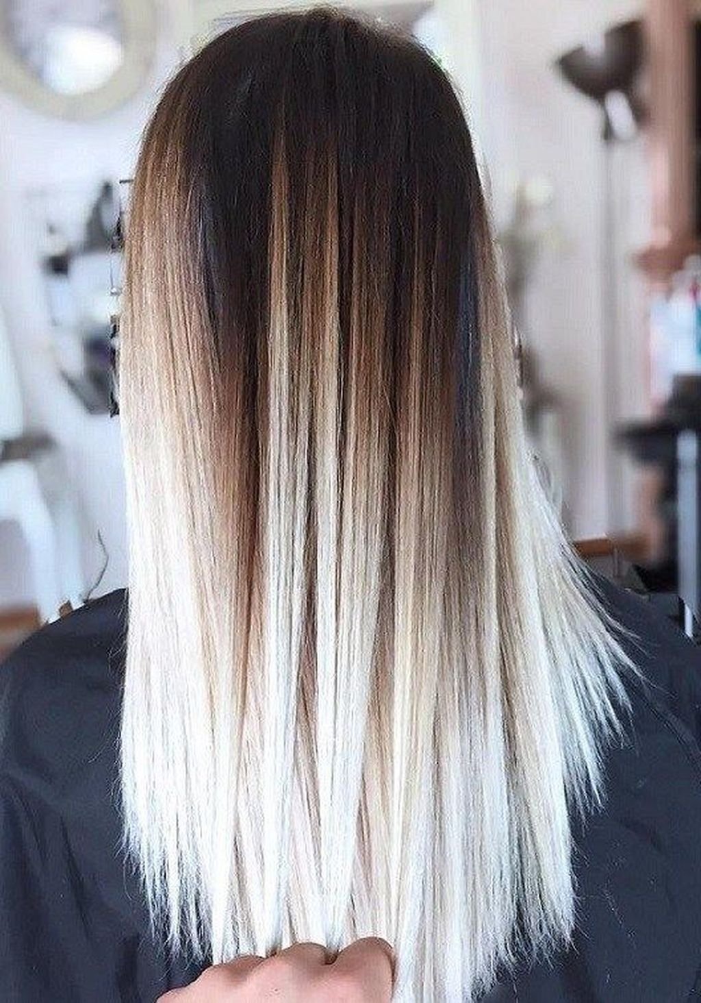 Русые волосы с белыми кончиками