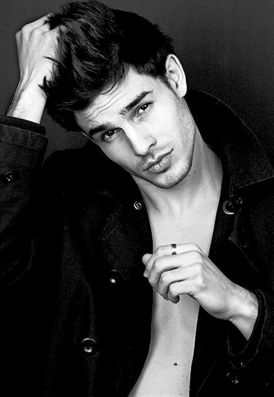 Темный парень