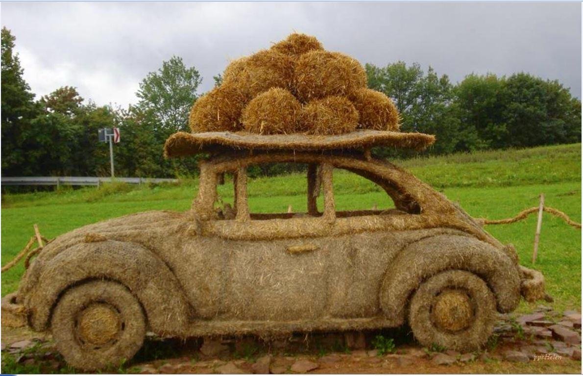 Скульптуры из сена и соломы
