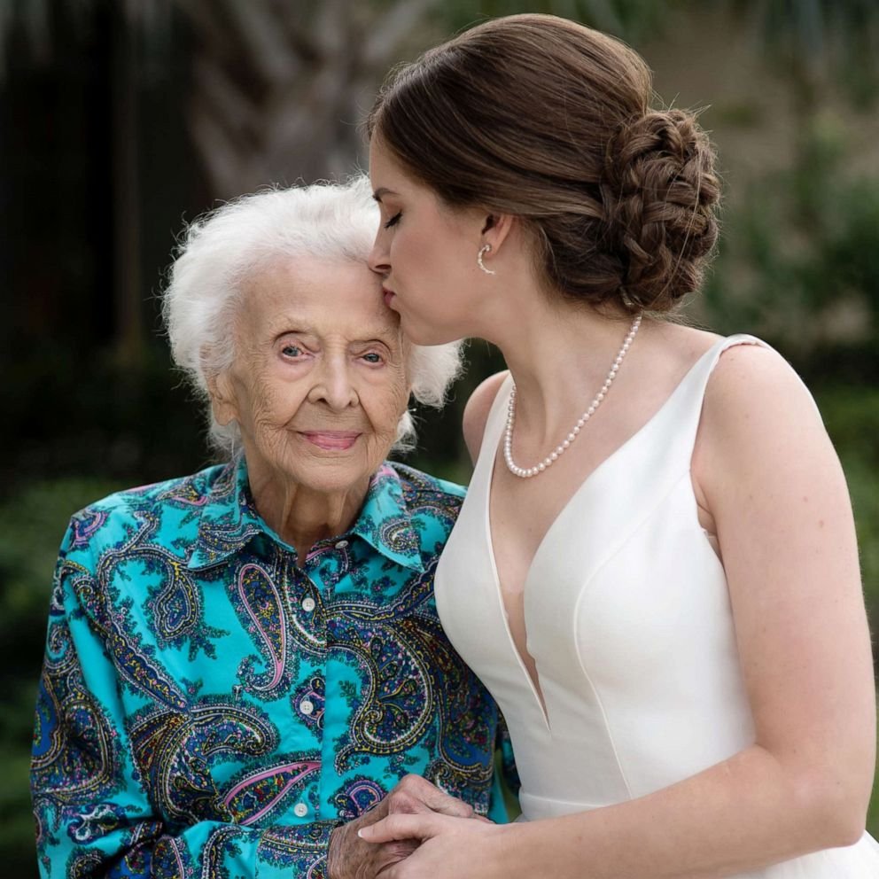 Платье на свадьбу внука для бабушки