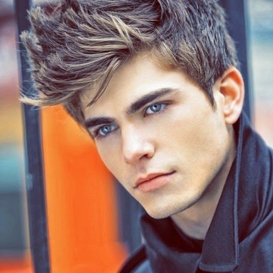 Шатен парень