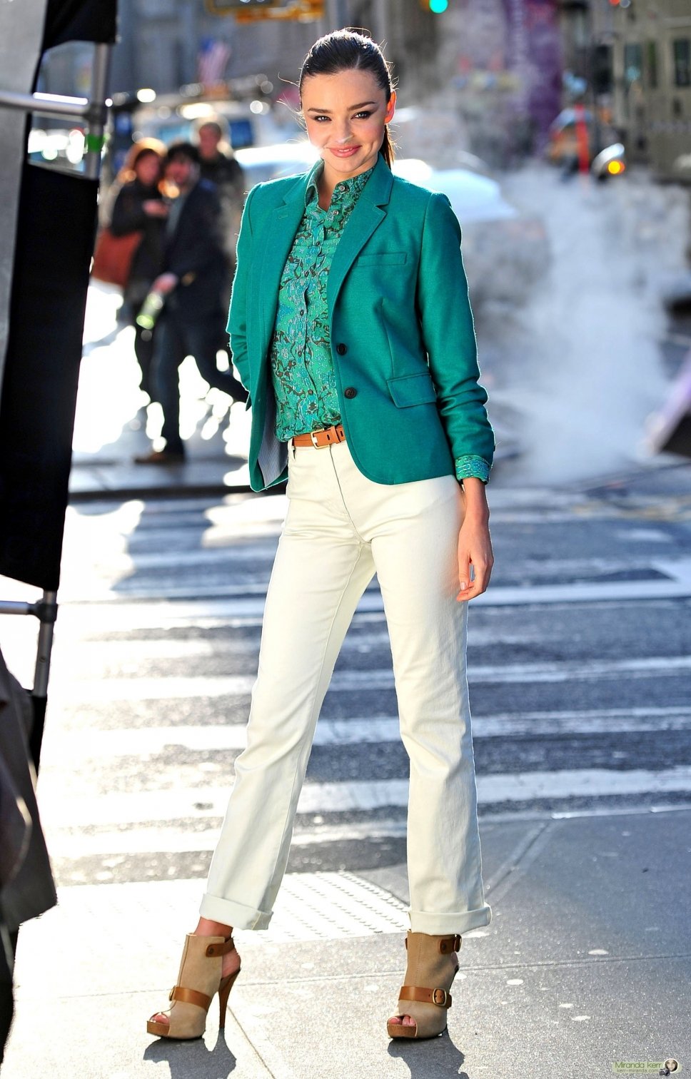 Образы с салатовым пиджаком