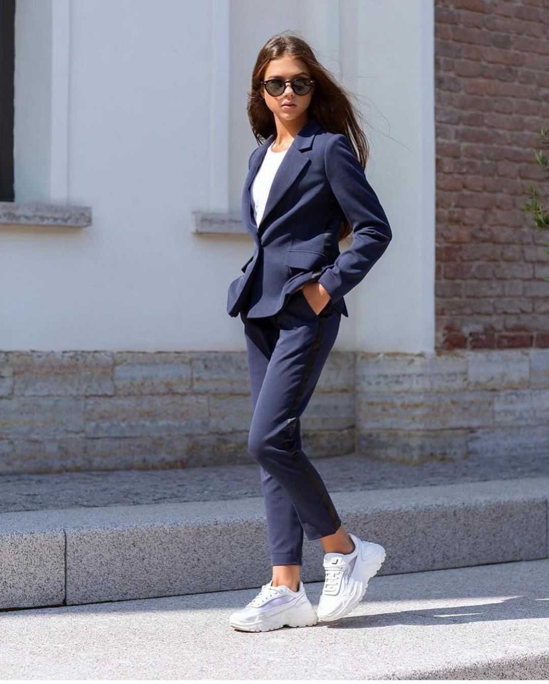 Костюм брючный