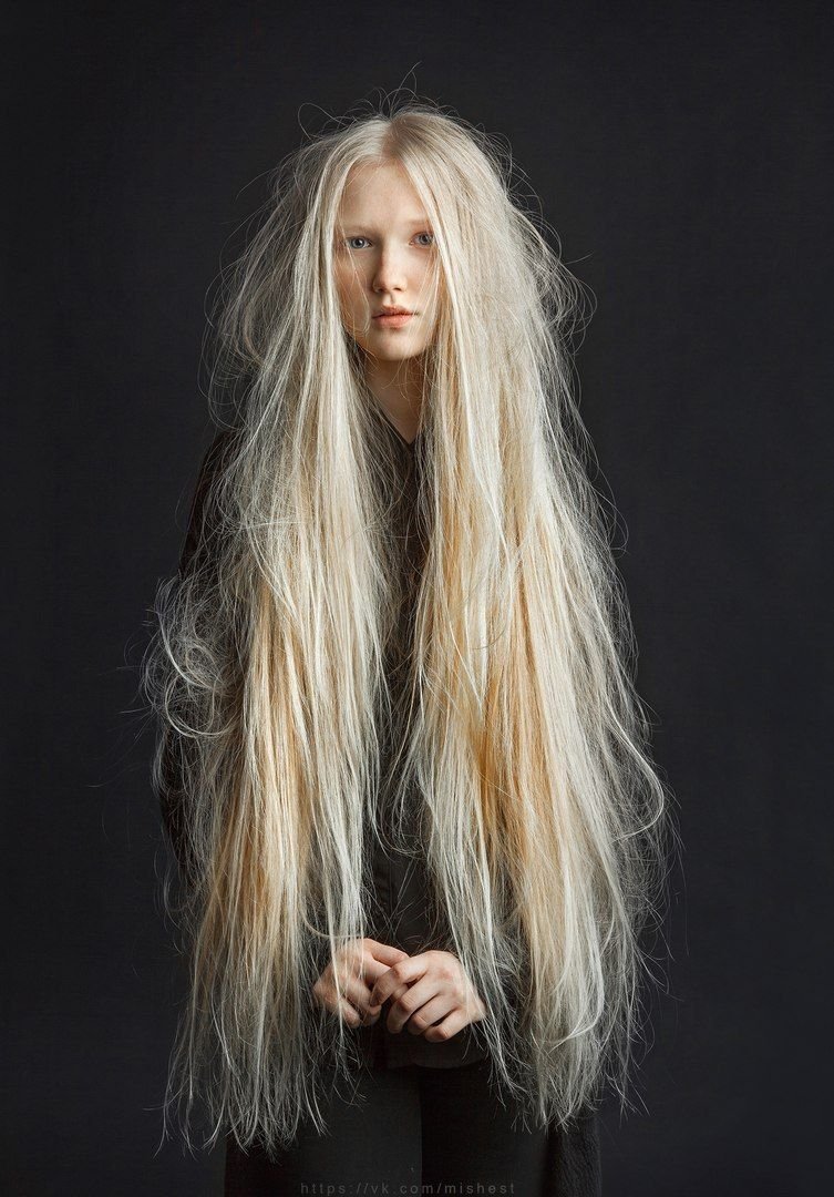 Длинные волосы