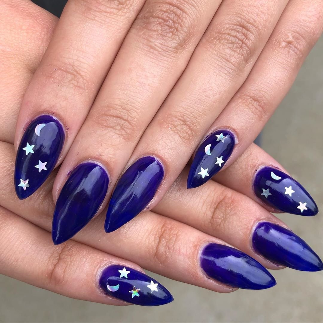 Маникюр со звездами