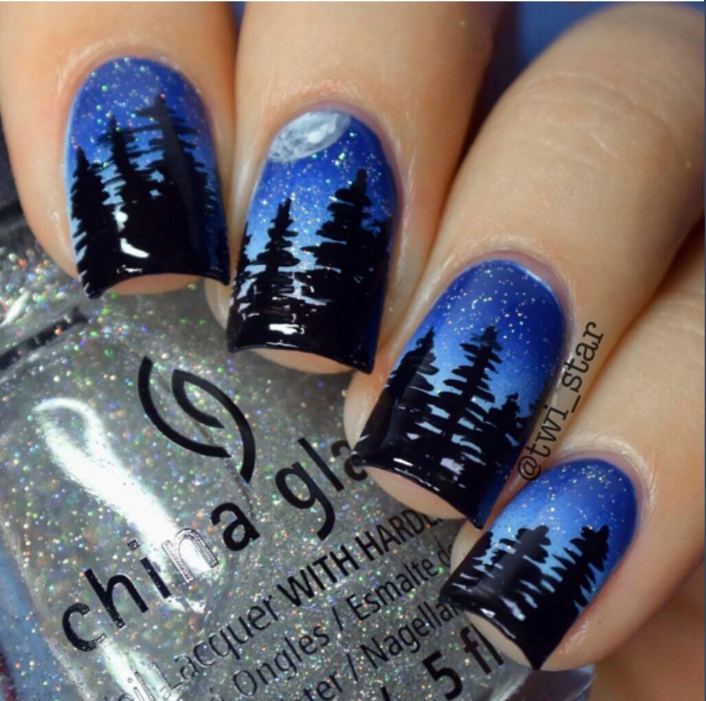 Синий маникюр с елочкой