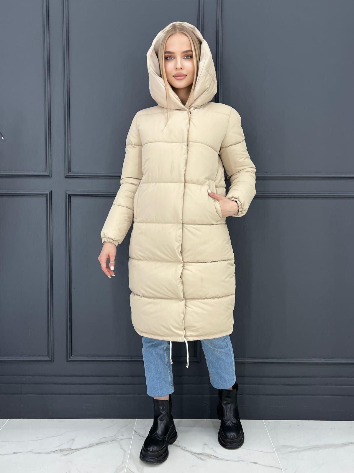 Пуховик бежевый широкий женский
