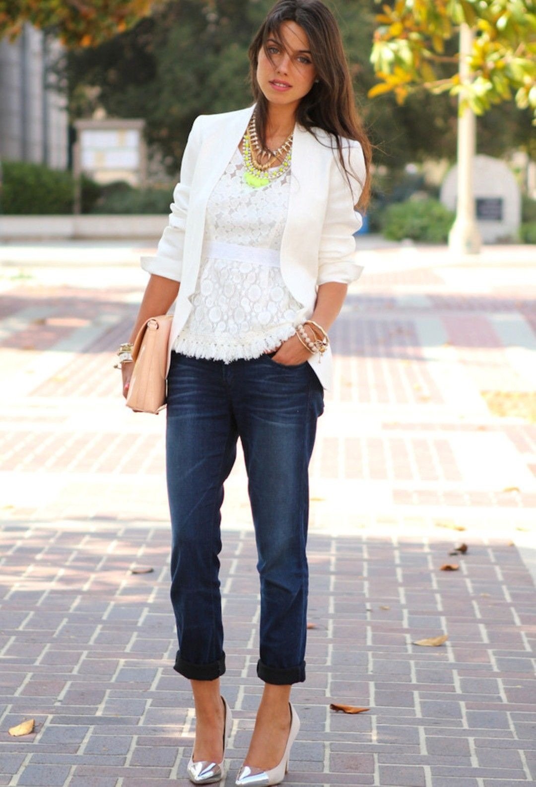 Джинсы с пиджаком женские