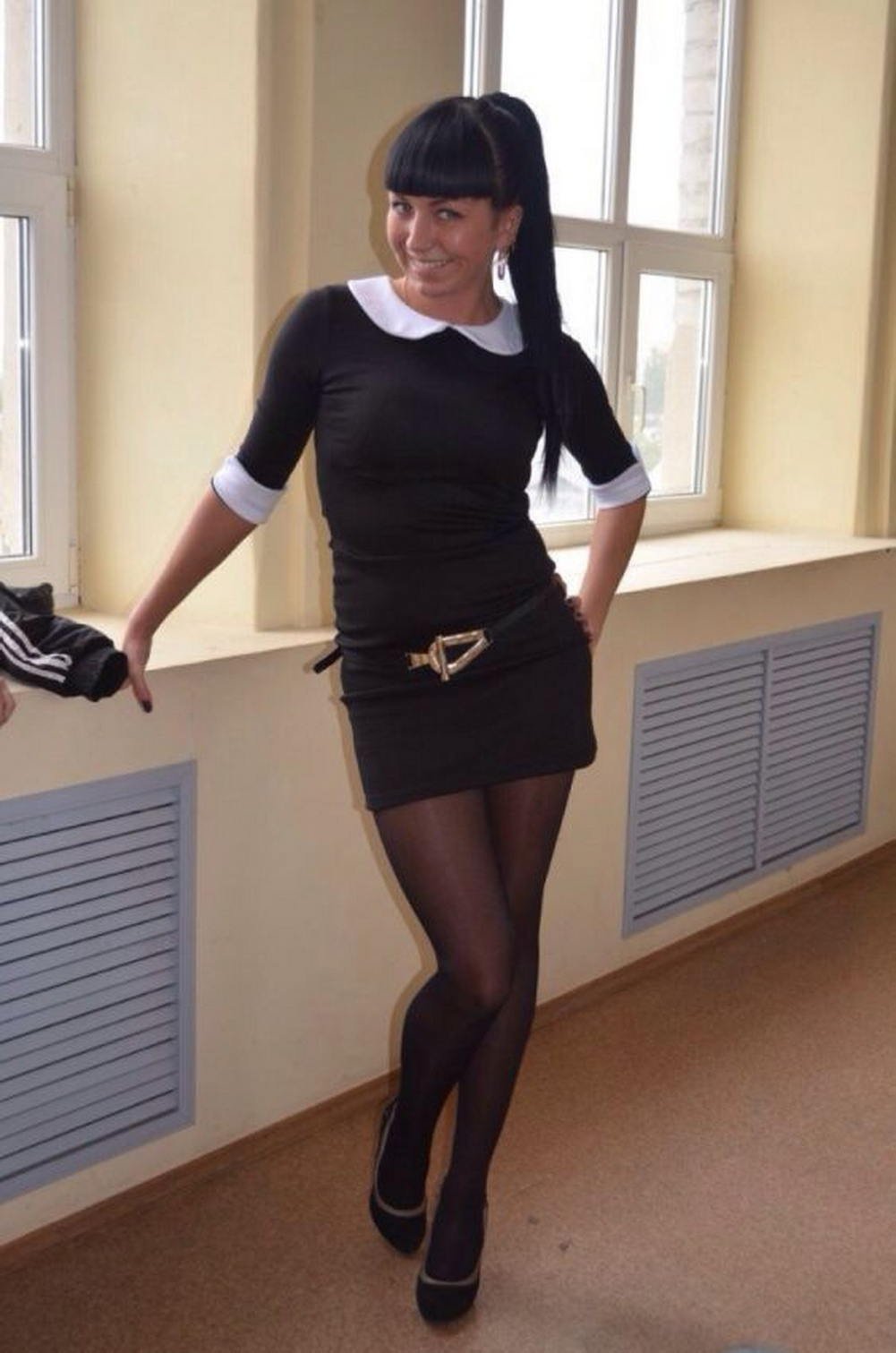 Шикарные учительницы в коротких платьях