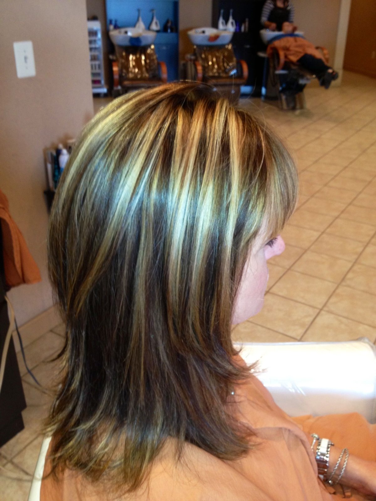 Прикорневое мелирование на темные волосы