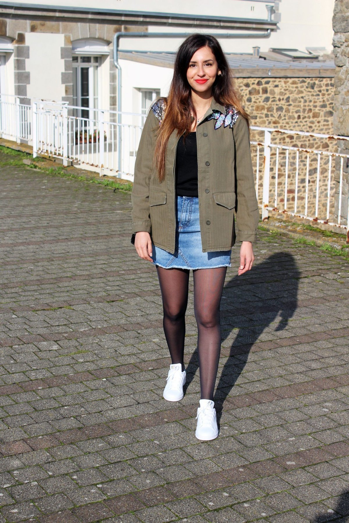 Юбка и капроновые носки