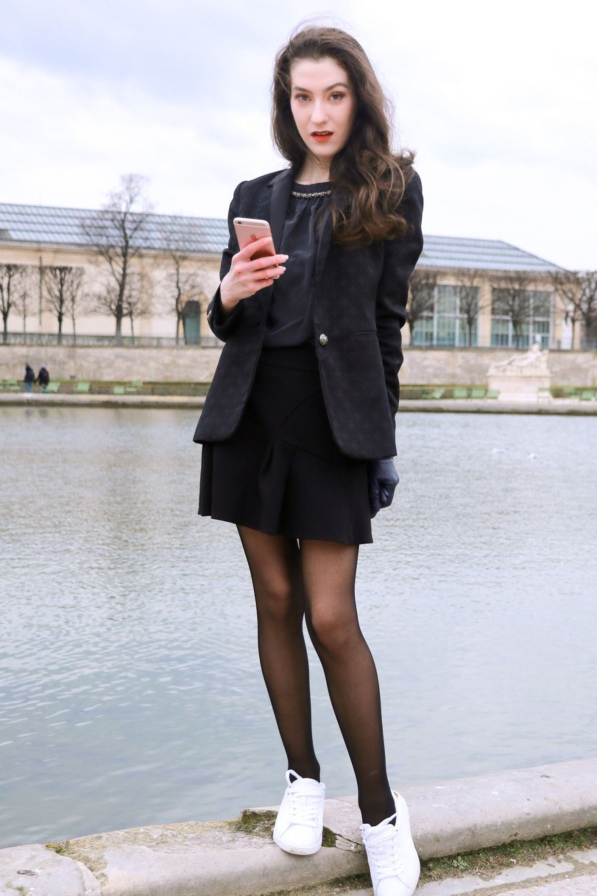 Можно ли носить белую обувь с черными колготками