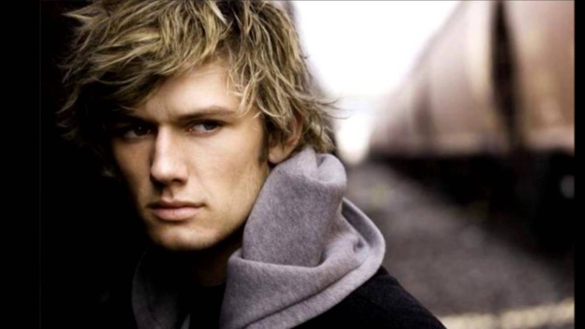 Алекс Петтифер