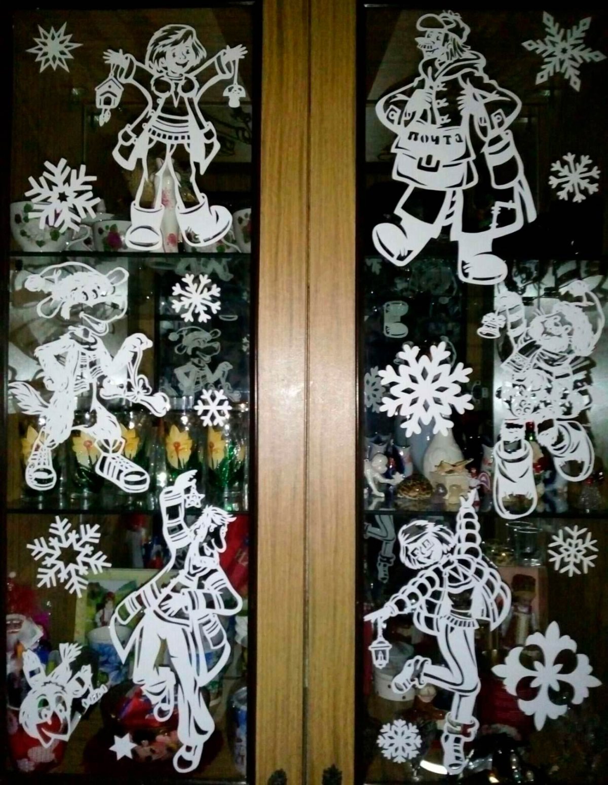 Украшение окон на новый год Простоквашино