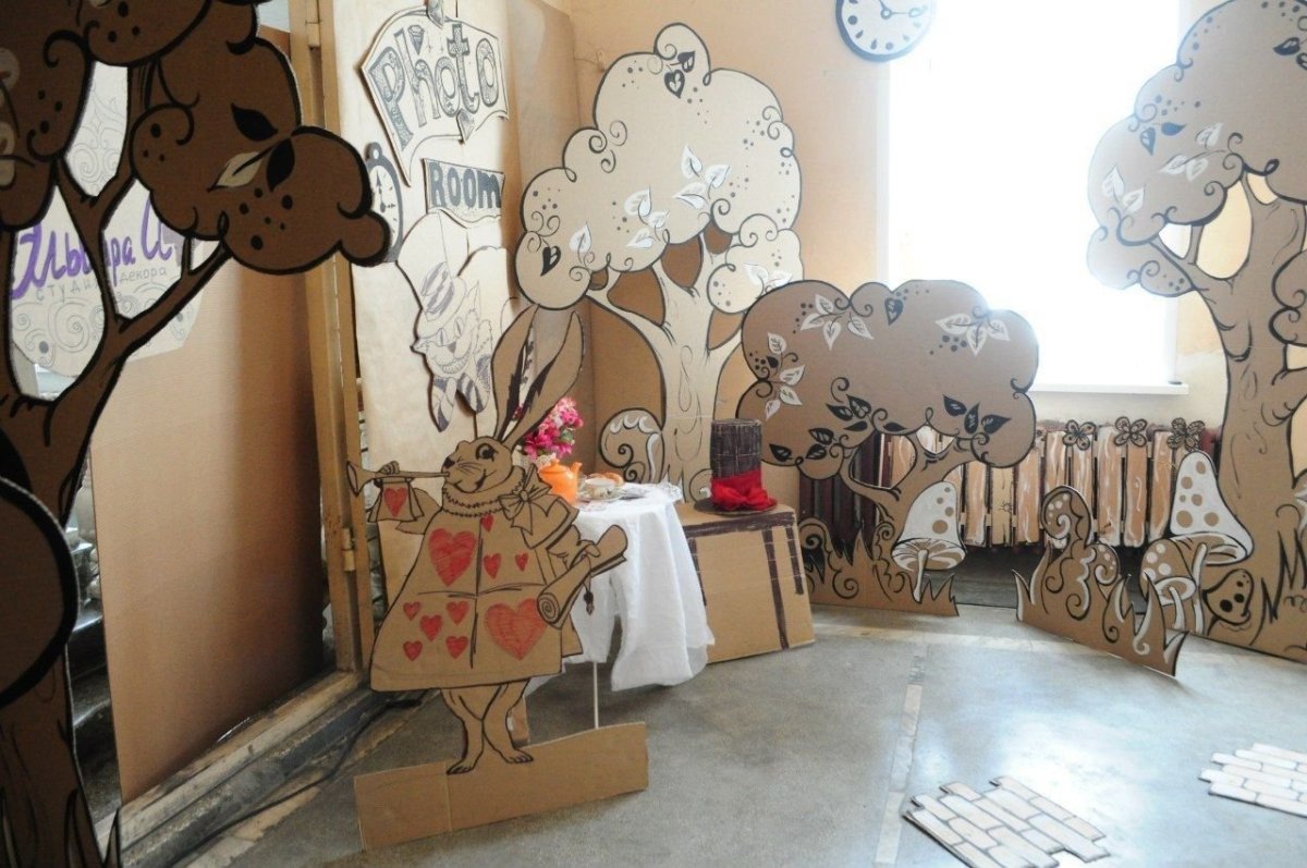 Картонные декорации