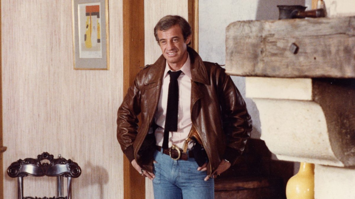 Жан-Поль Бельмондо в пальто