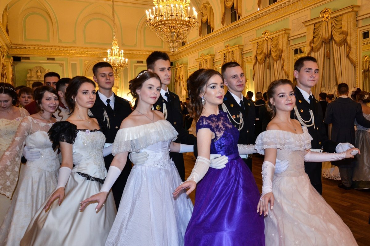 Евгений Онегин бал