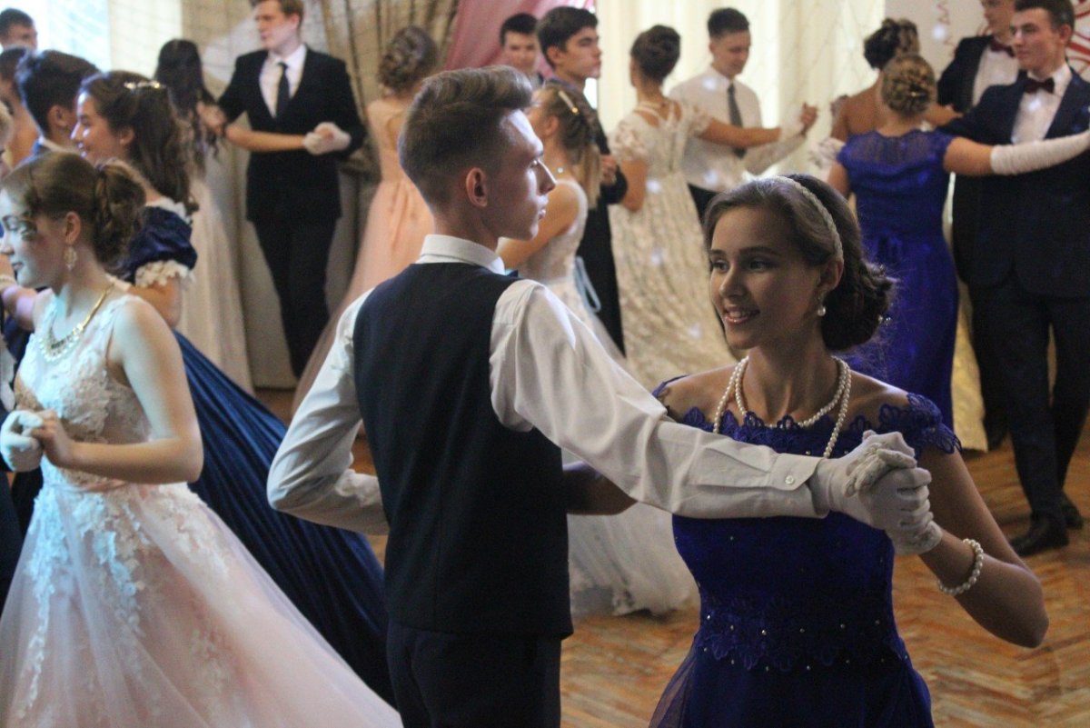 Прическа для девочки на пушкинский бал