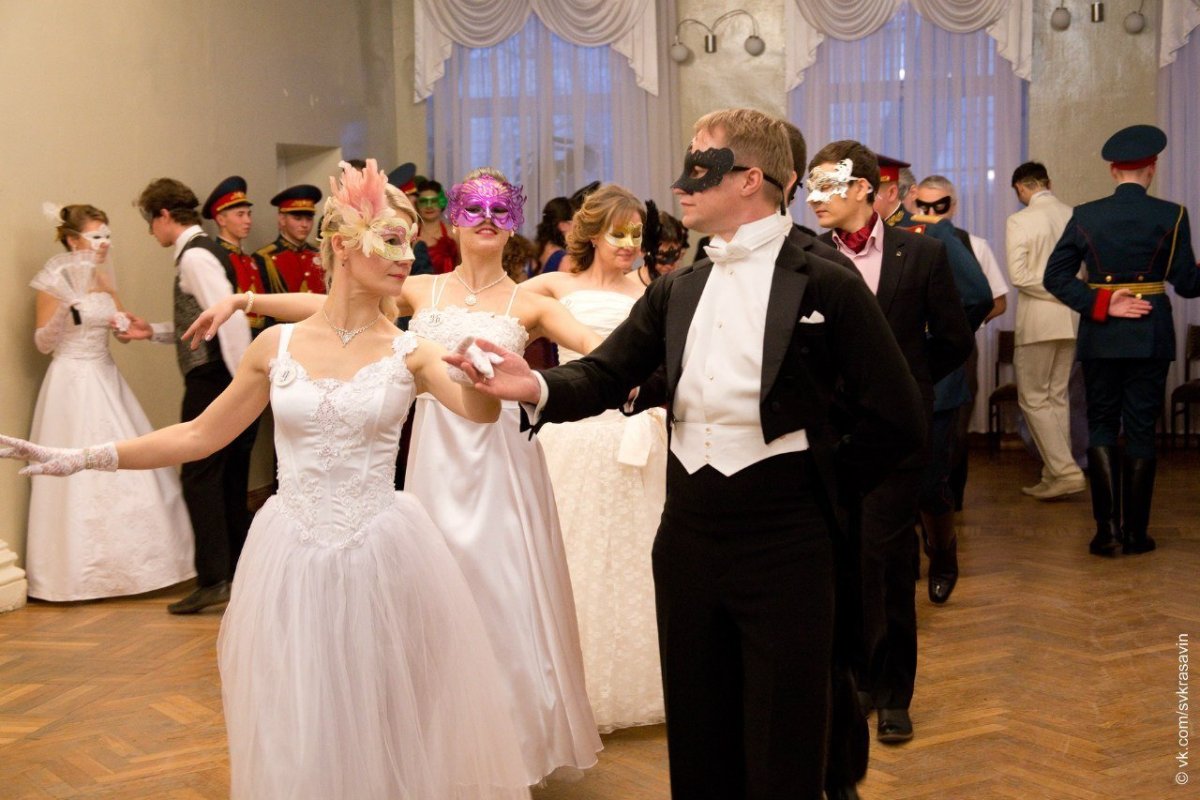 Мужчина на балу