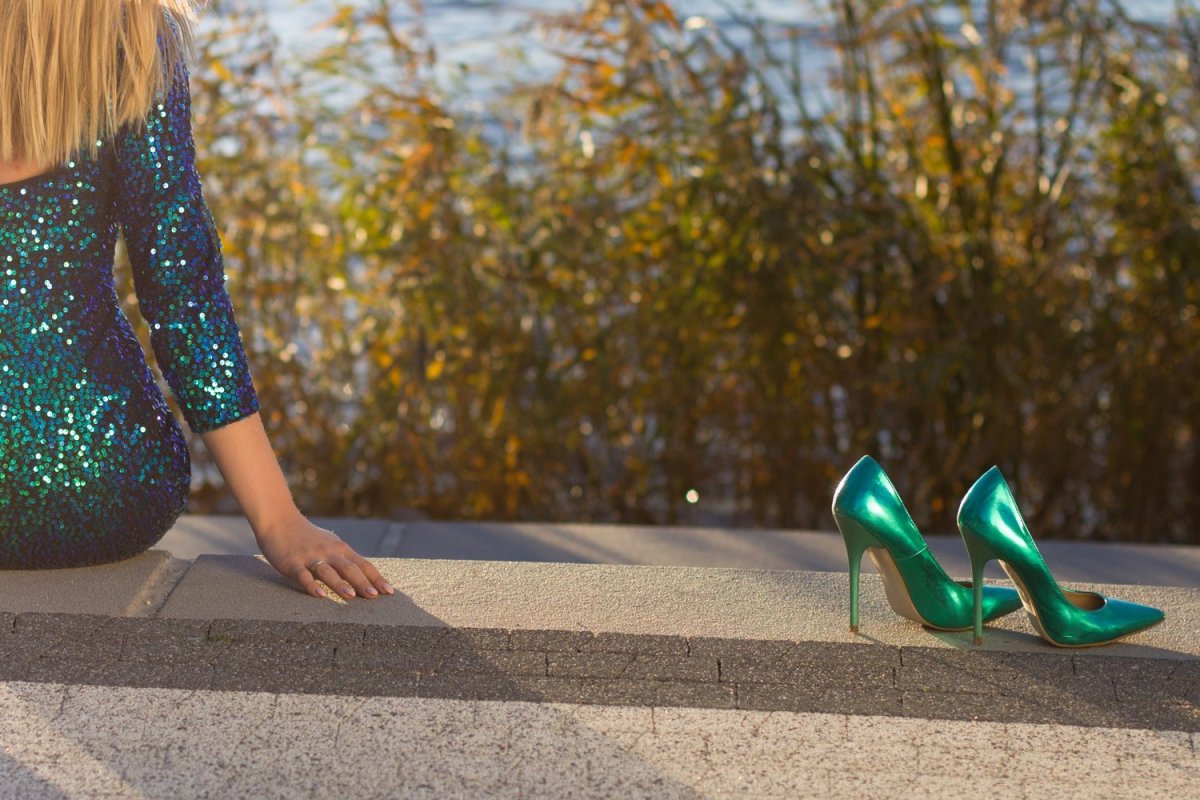 Marella зеленое бархатное платье