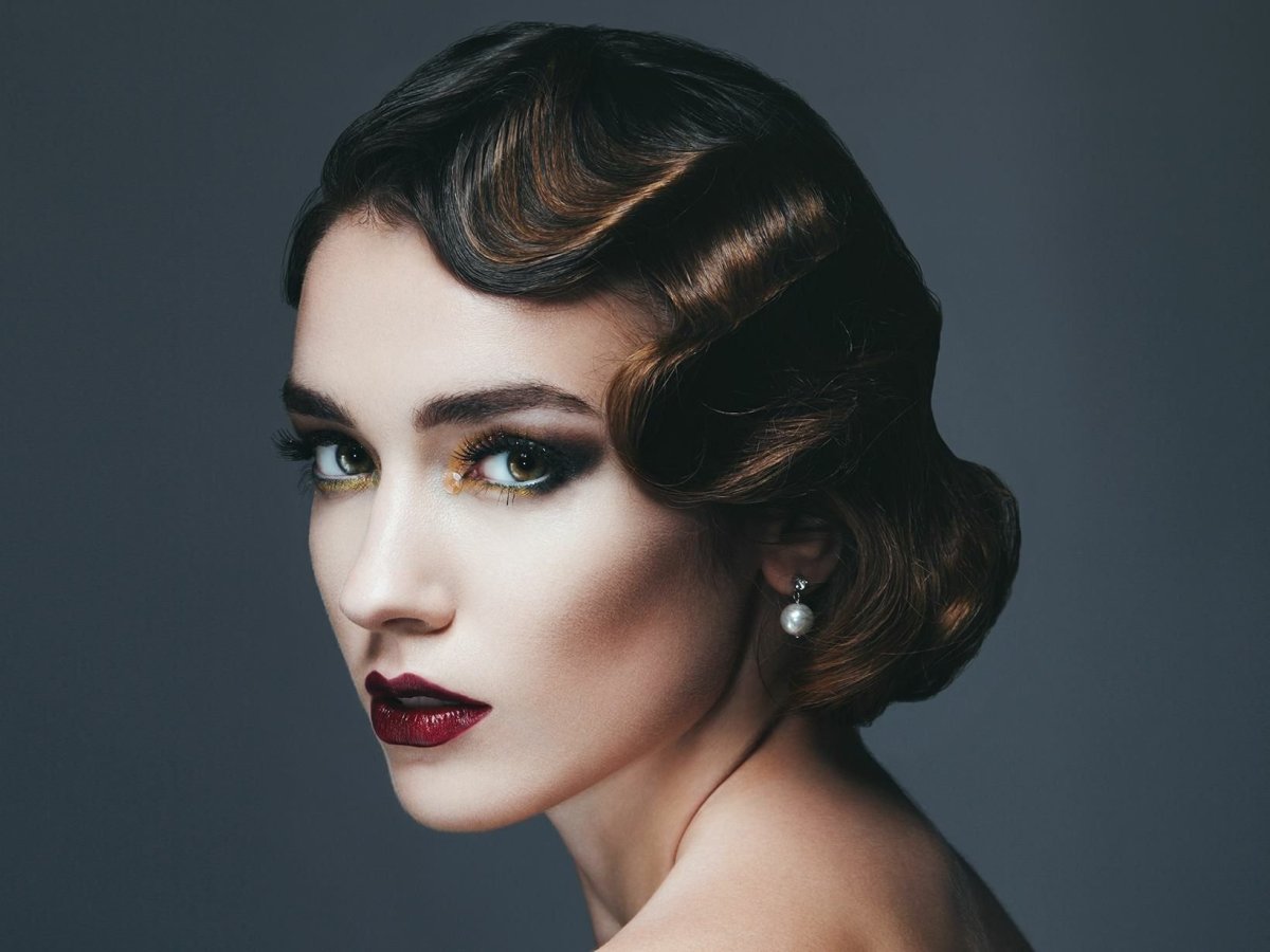 Локоны в стиле 20-х годов