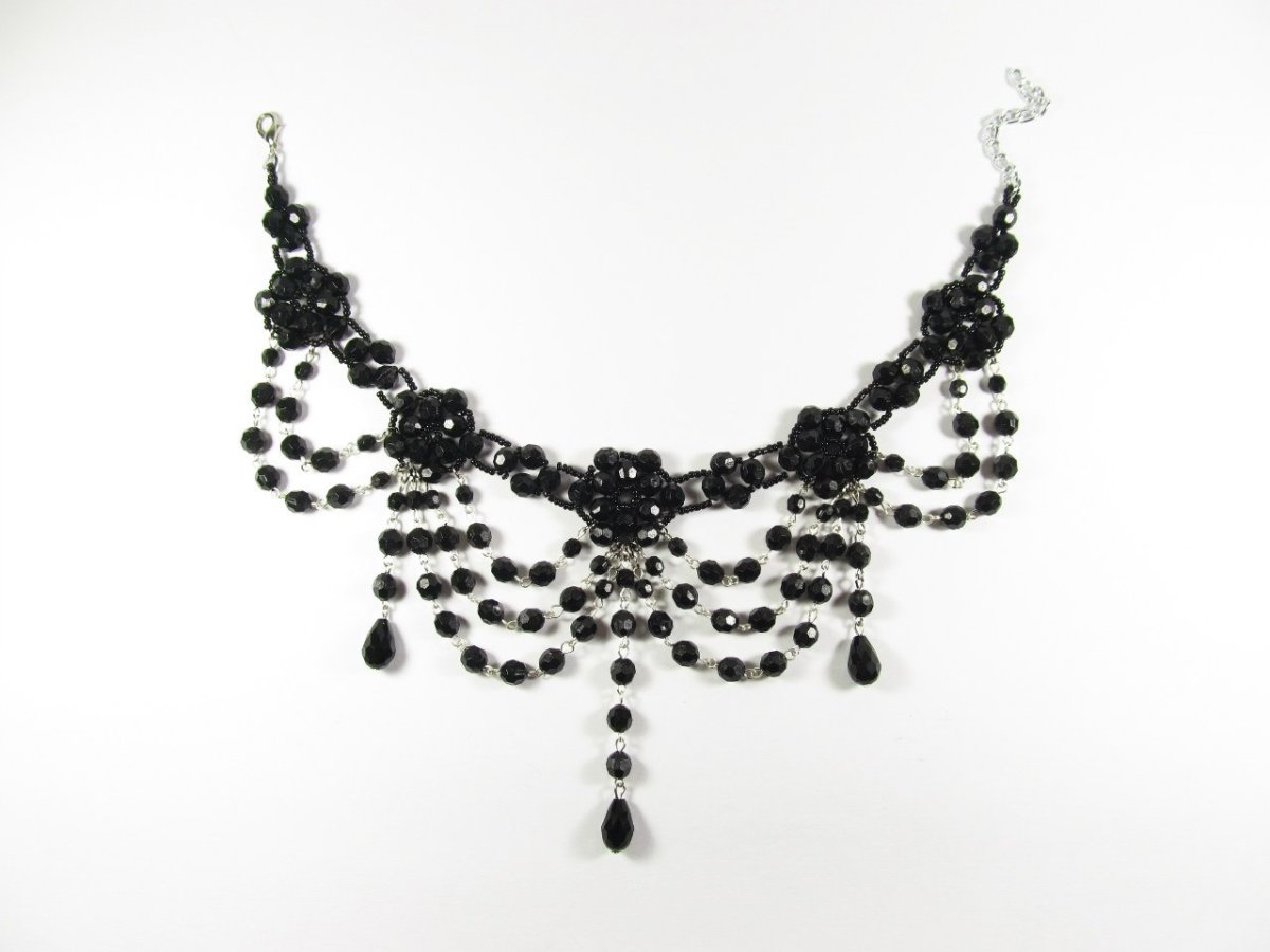 Колье со стеклярусом