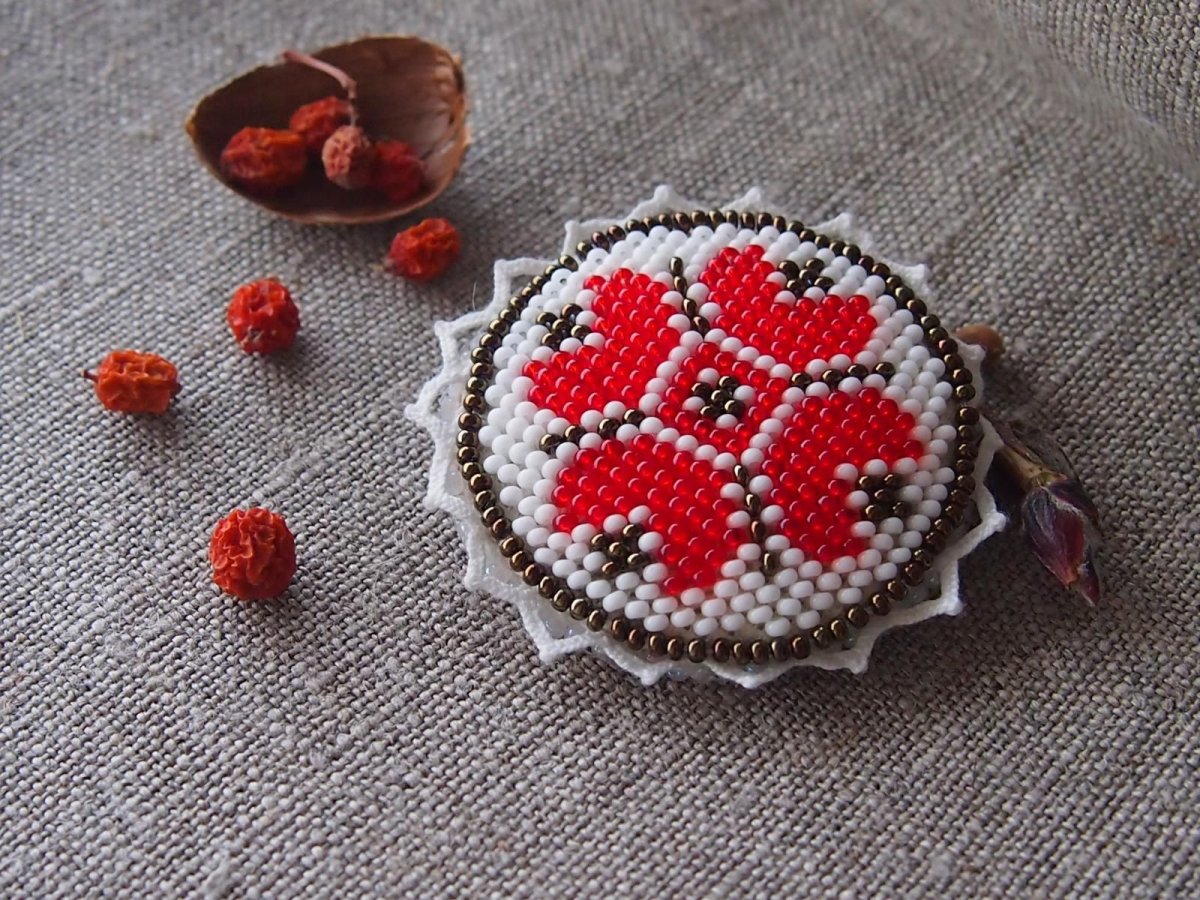 Славянские броши из бисера