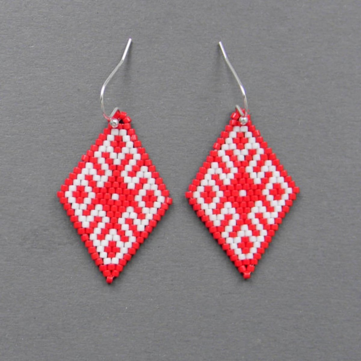 Серьги из бисера славянские мотивы