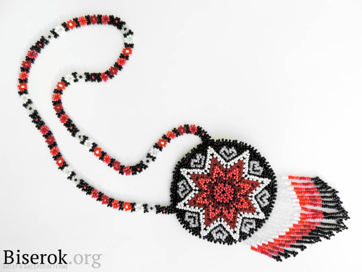 Амулет из бисера