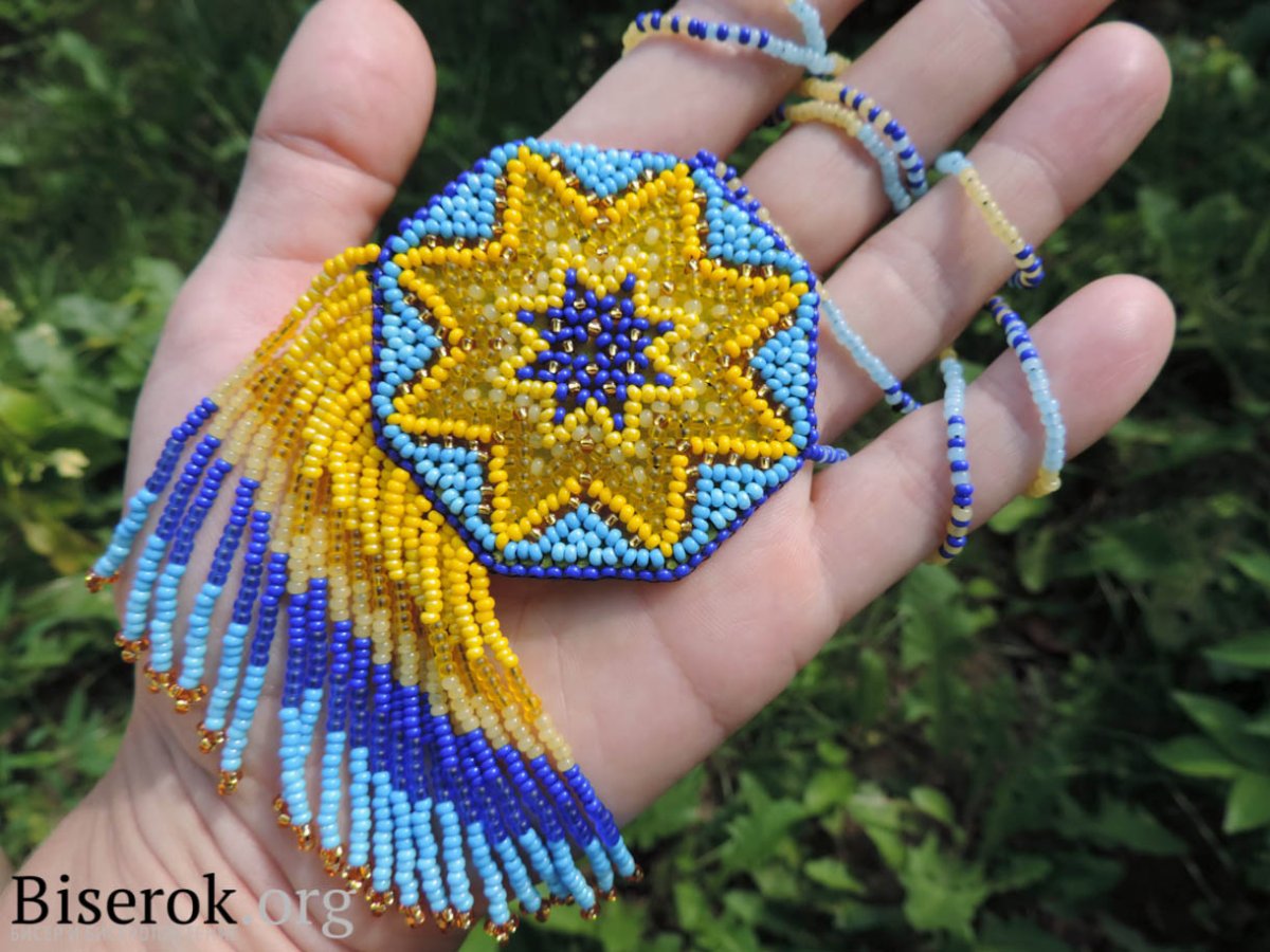 Амулет из бисера