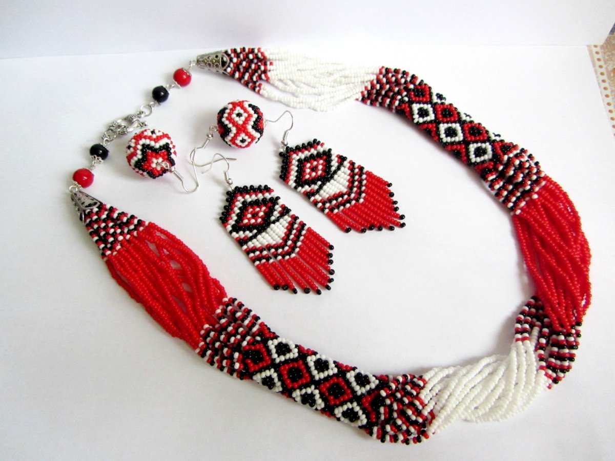Бусы в народном стиле