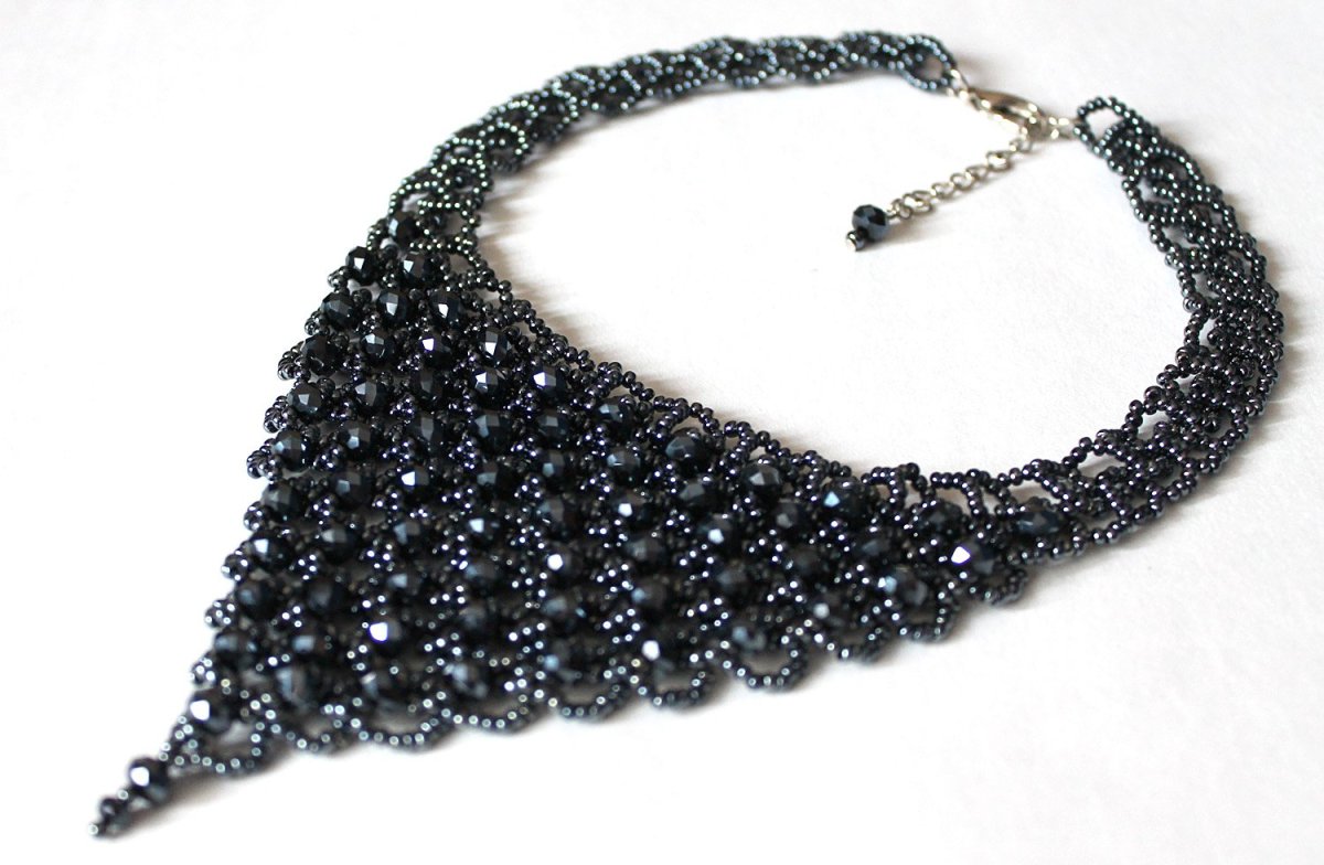 Колье из стекляруса