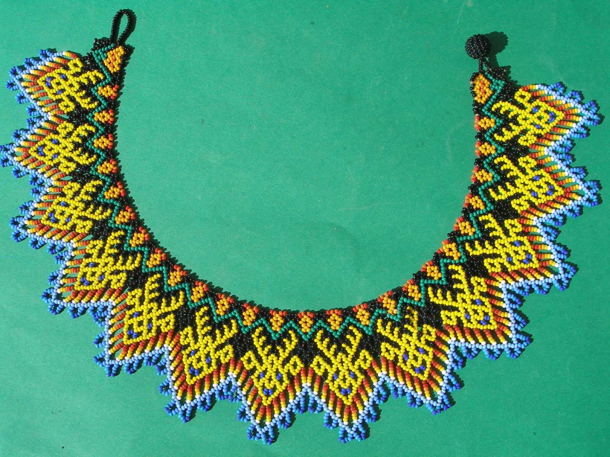 Уичольское плетение бисером колье