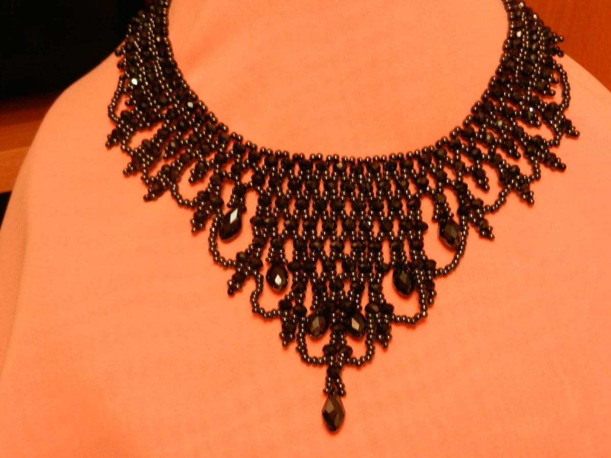 Ожерелье из бисера