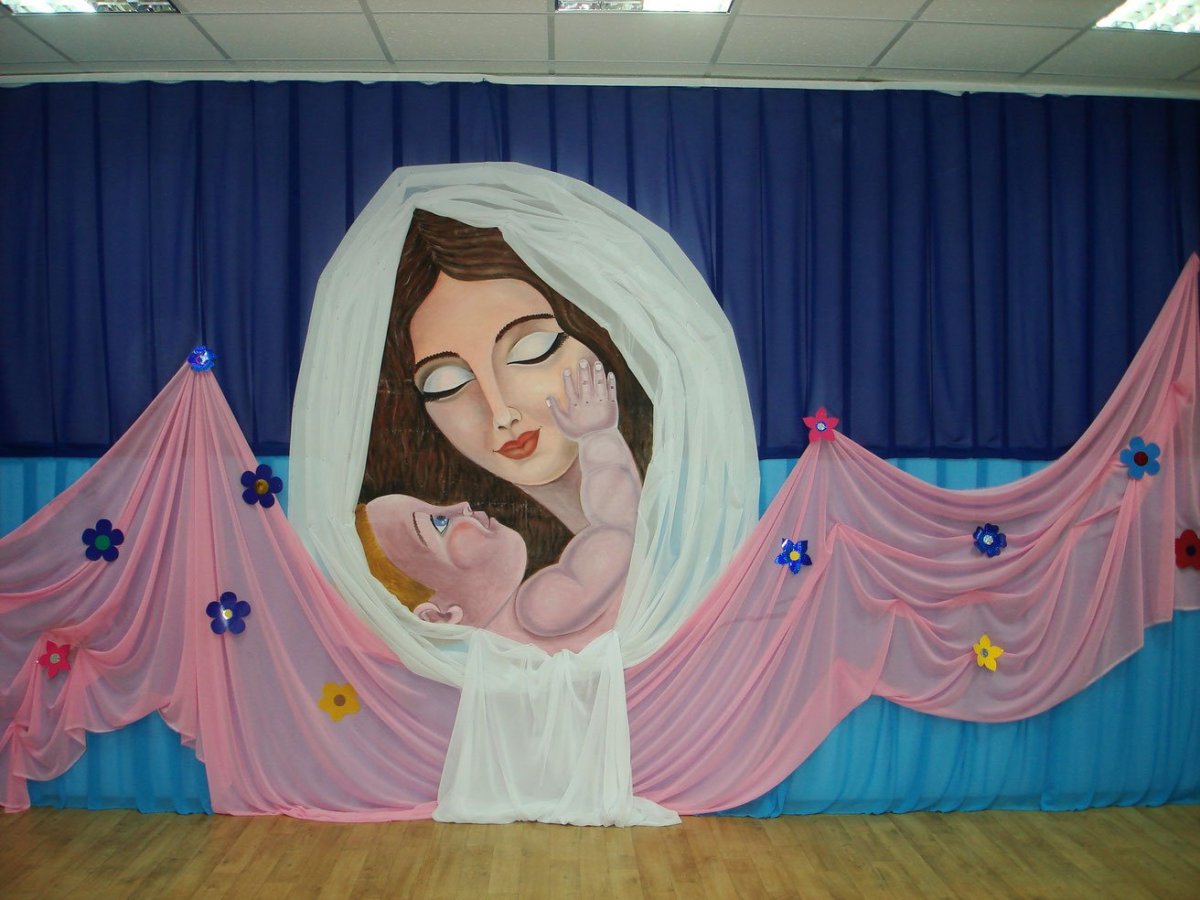 Украшение сцены на день матери