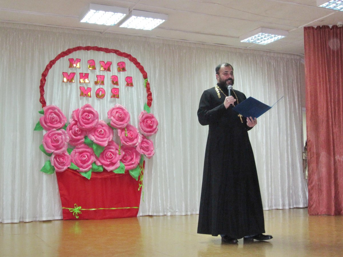 Украшение сцены на 8 марта в доме культуры