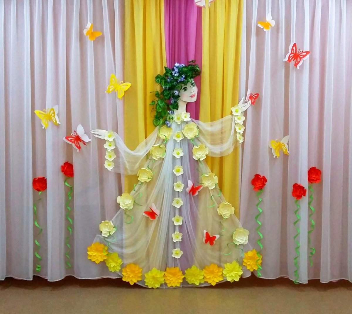 Украшение зала к 8 марта в детском саду