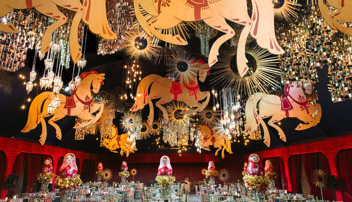 Украшение класса на новый год в стиле Хохлома