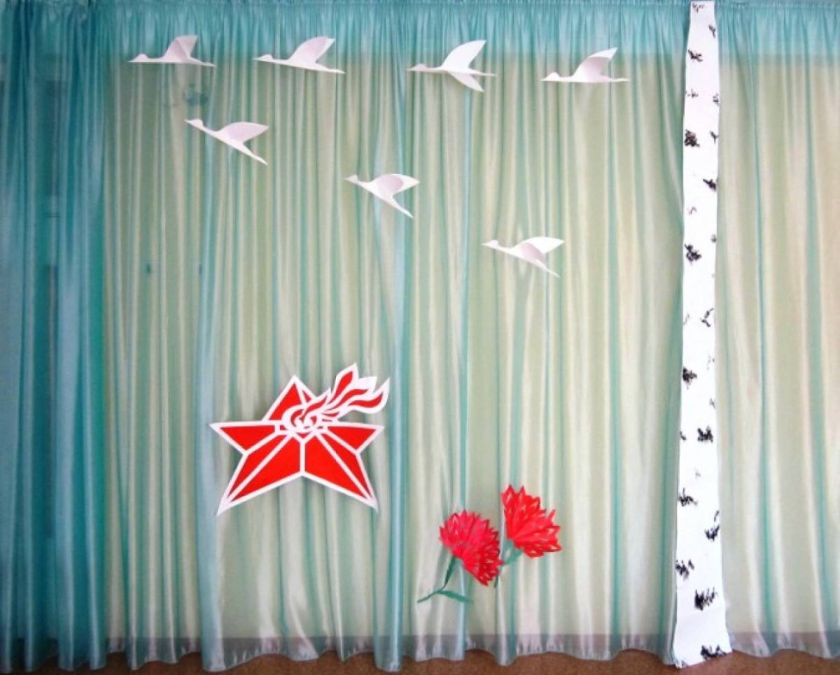 Украшение сцены на день Победы