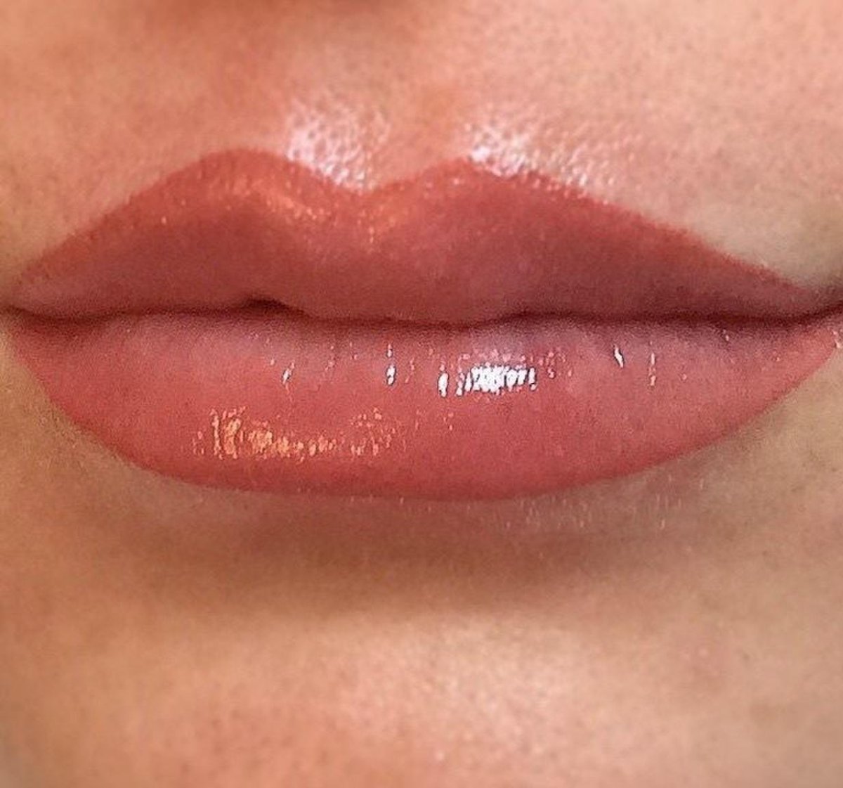 Татуаж губ омбре