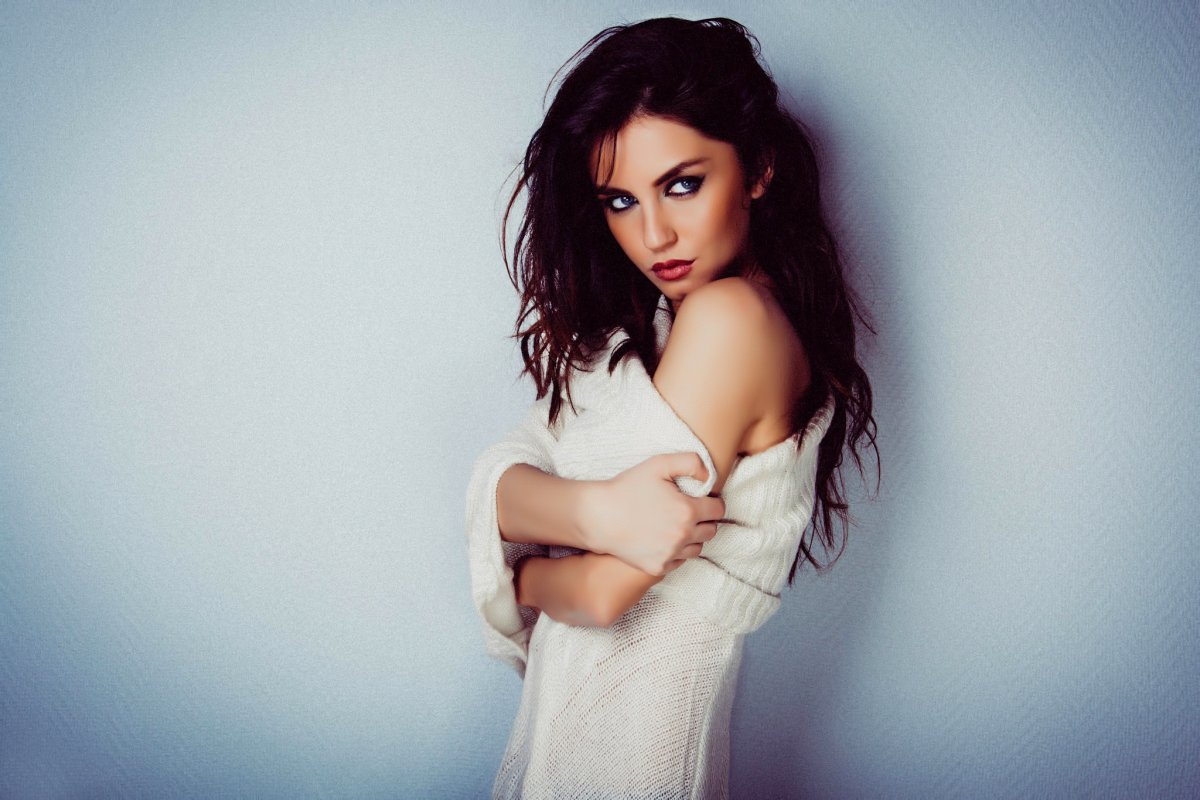 Модель Aurela Skandaj