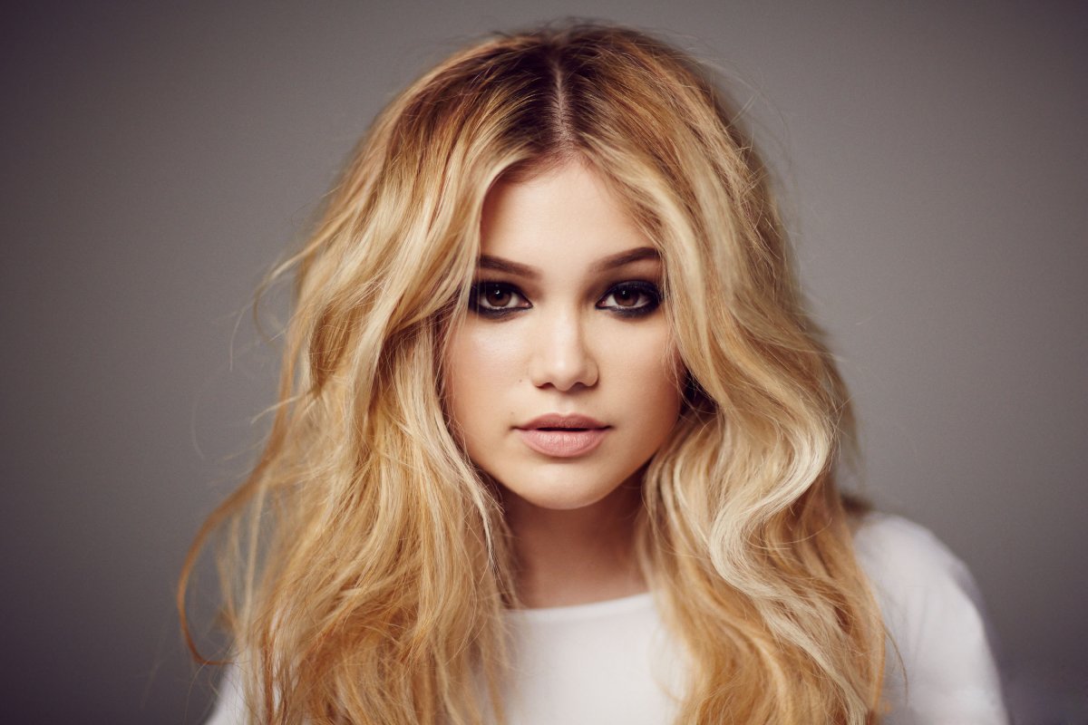 Актриса Оливия Холт