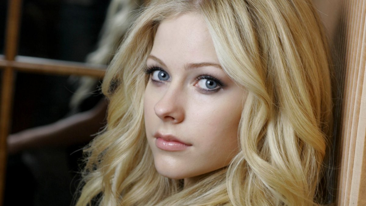 Аврил Лавин блондинка