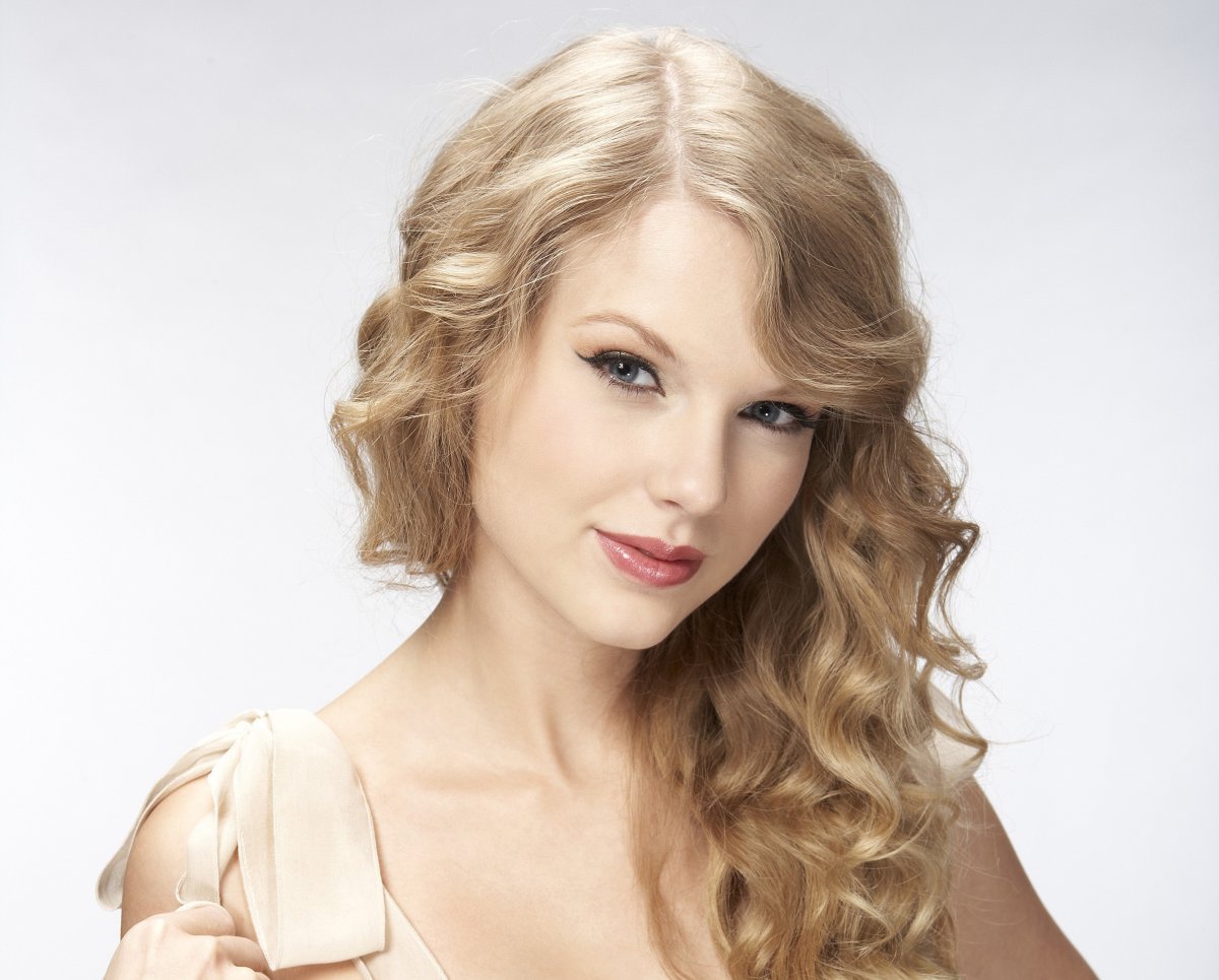 Платье из волос фото